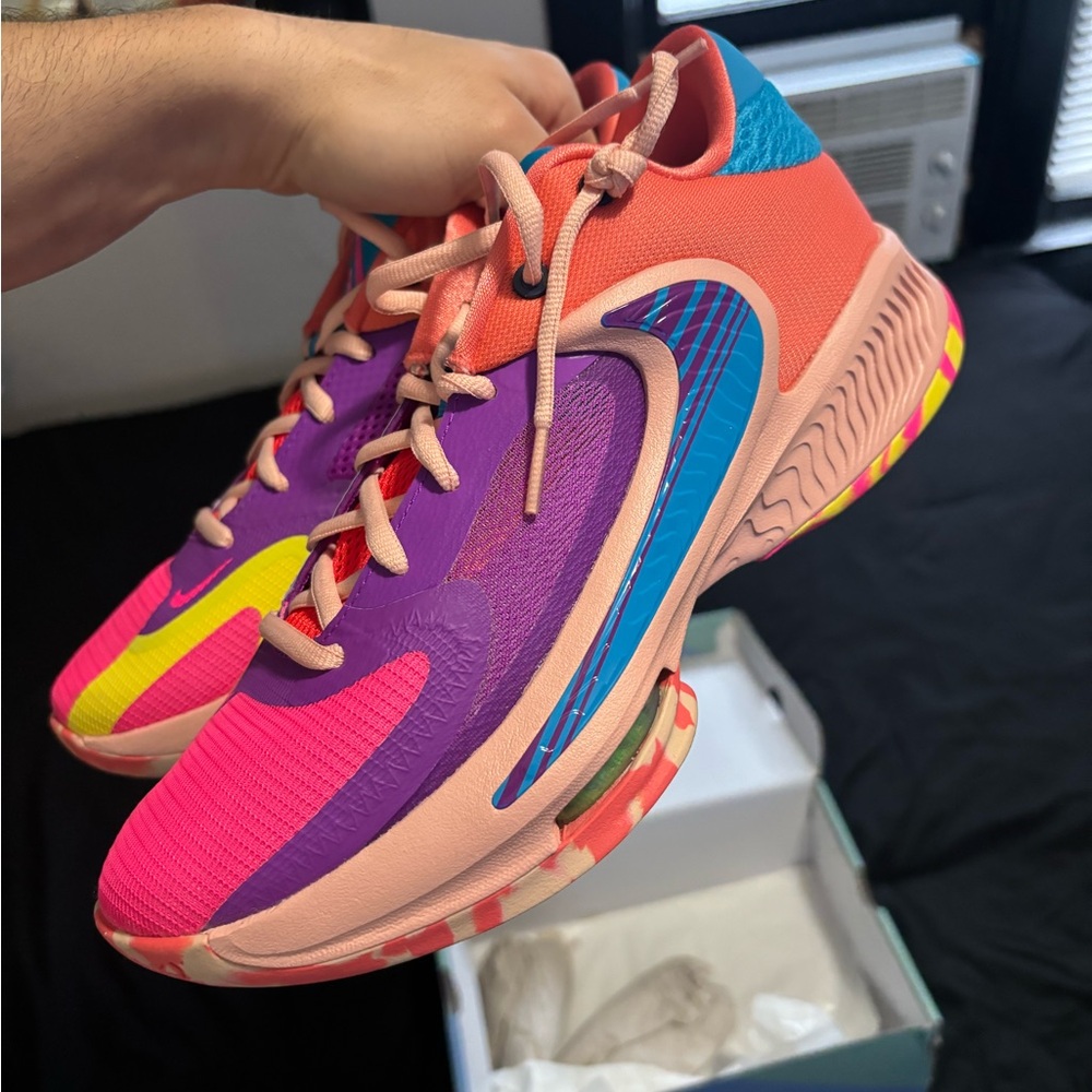 Giannis Freak 4 SE BRAND NEW